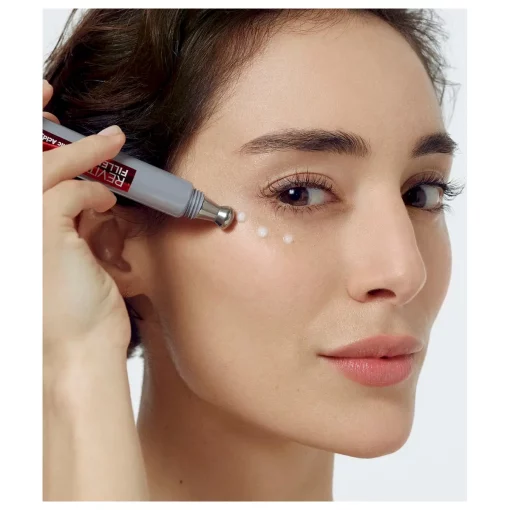 L'Oréal Paris Revitalift Filler Oogcrème = applicatie