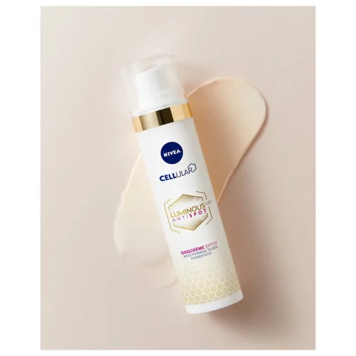 NIVEA Cellular LUMINOUS 630 Anti-Spot Dagcrème Gezicht SPF50 40ml sfeerfoto