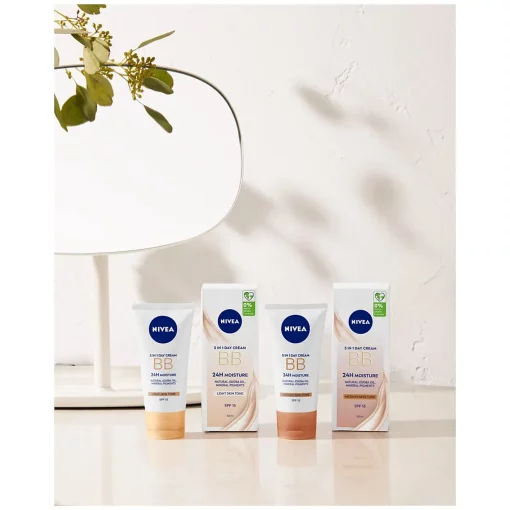 Nivea Essentials 5in1 BB Crème Light SPF15 BB Cream productlijn