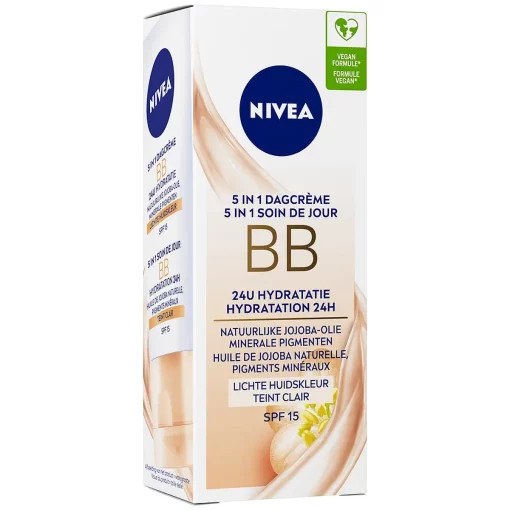 Nivea Essentials 5in1 BB Crème Light SPF15 BB Cream met jojoba olie Gekleurde Dagcrème Hydrateert en Camoufleert 50ml