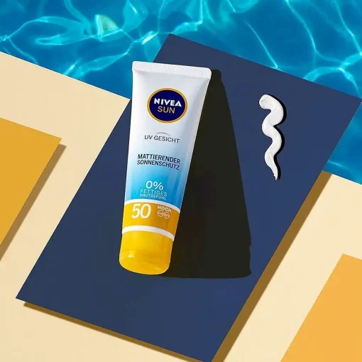 Nivea Sun Zonnematerende gezichtscrème SPF50, 50 ml sfeer