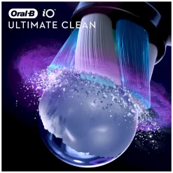 Oral-B iO Ultimate Clean Opzetborstels 4-Pack Diepe reiniging in gebruik