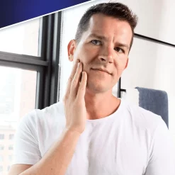 Gillette Skinguard Sensitive 1 houder met 2 scheermesjes