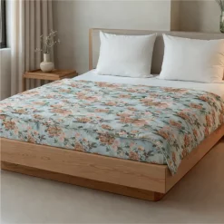 Zelesta Royalbed Happy Flower 140x200cm - Dekbed zonder overtrek - met instopstrook - wasbaar op 40 graden - droger geschikt 12 Royalbed Happy Flower sfeer