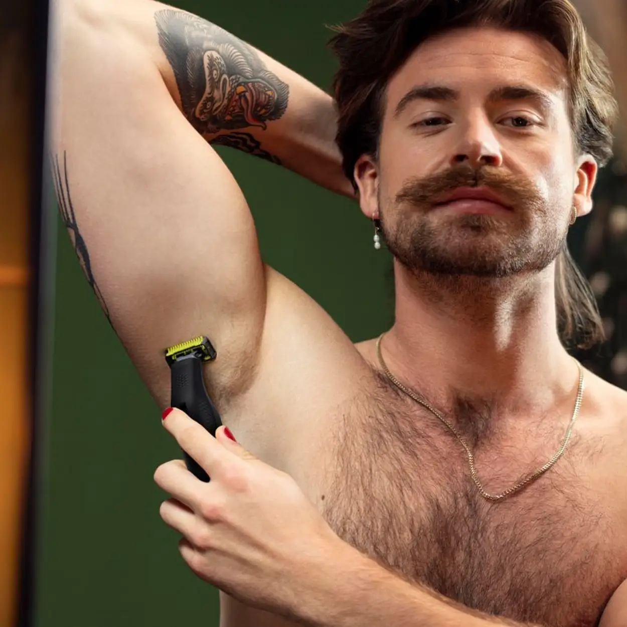 Philips OneBlade Pro 360 Face en Body Trimmer QP6542/15 10 Philips OneBlade Pro 360 Face en Body Trimmer QP6542/15