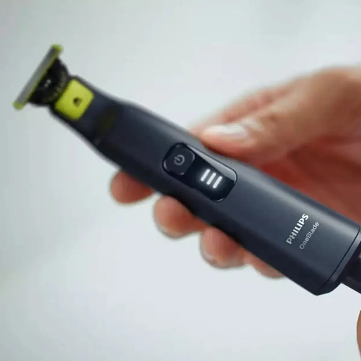 Philips OneBlade Pro 360 Face en Body Trimmer QP6542/15 11 Philips OneBlade Pro 360 Face en Body Trimmer QP6542/15