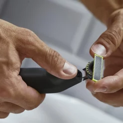 Philips OneBlade Pro 360 Face en Body Trimmer QP6542/15 29 Philips OneBlade Pro 360 Face en Body Trimmer QP6542/15