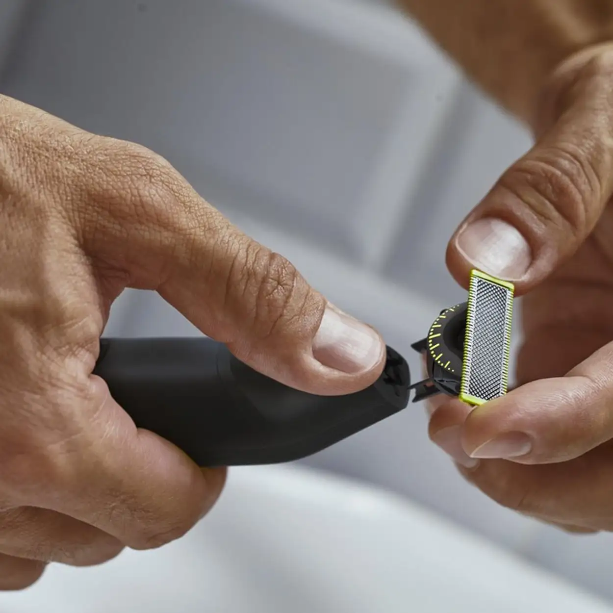 Philips OneBlade Pro 360 Face en Body Trimmer QP6542/15 15 Philips OneBlade Pro 360 Face en Body Trimmer QP6542/15